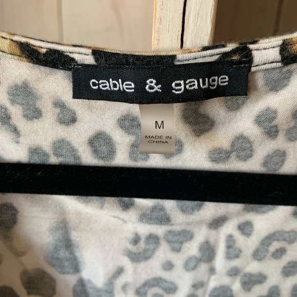 Cable & gauge animal print deep V top - Picture 6 of 7